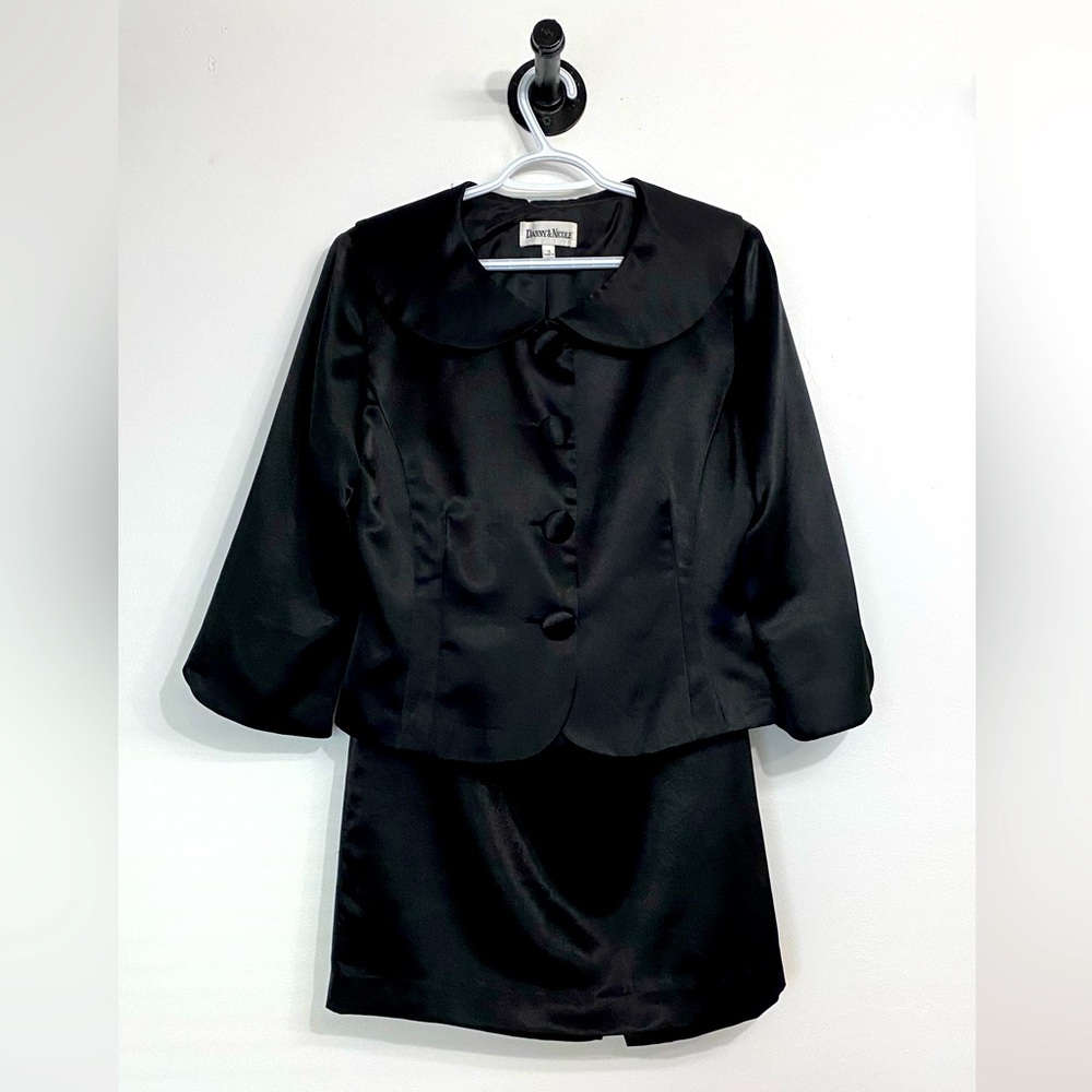 Elegant Black Women's Skirt Suit
